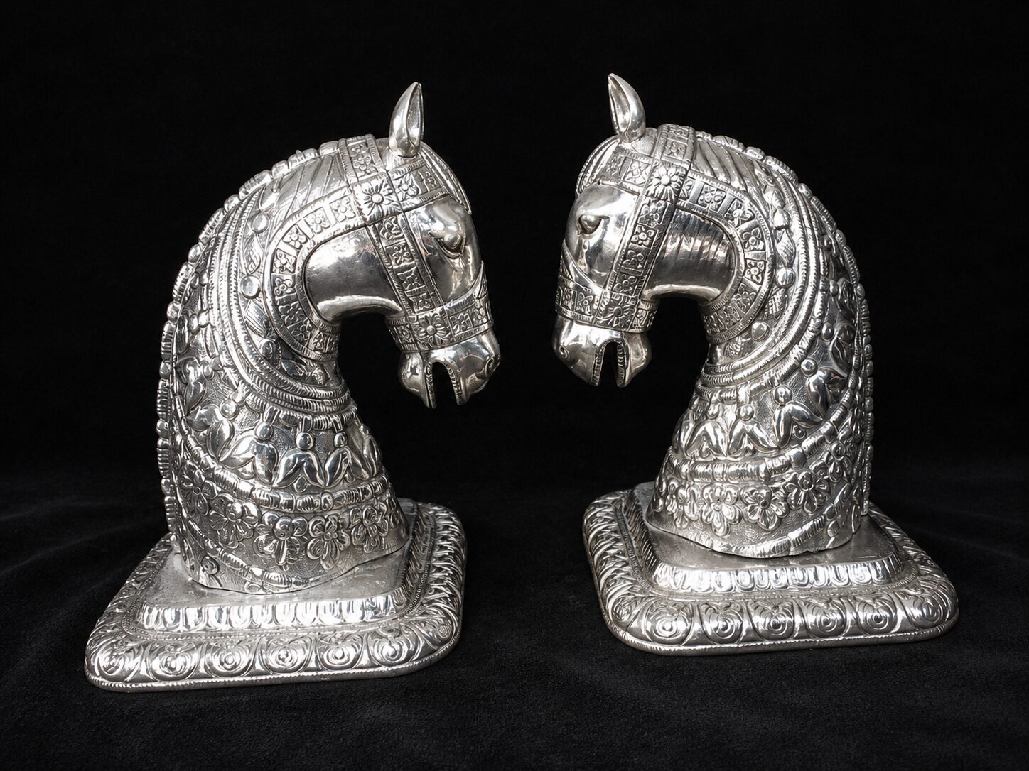The Royal Double Horse Head