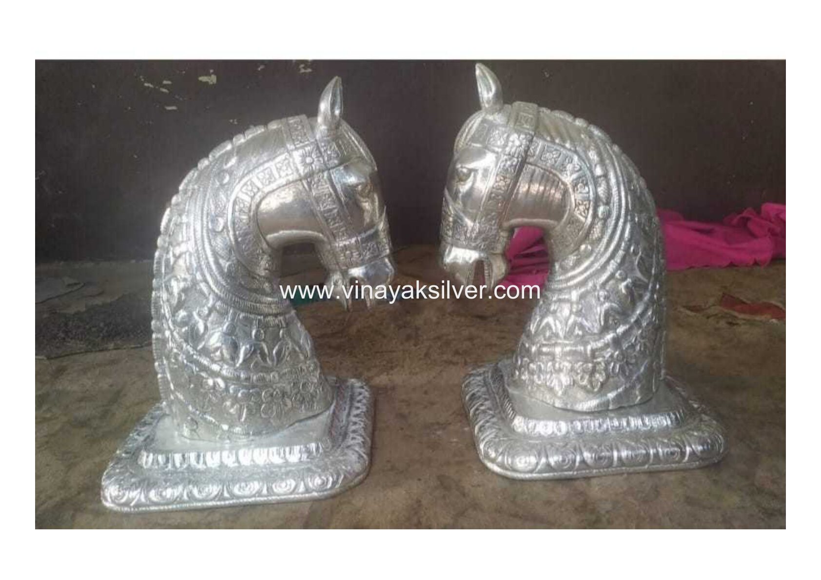 The Royal Double Horse Head